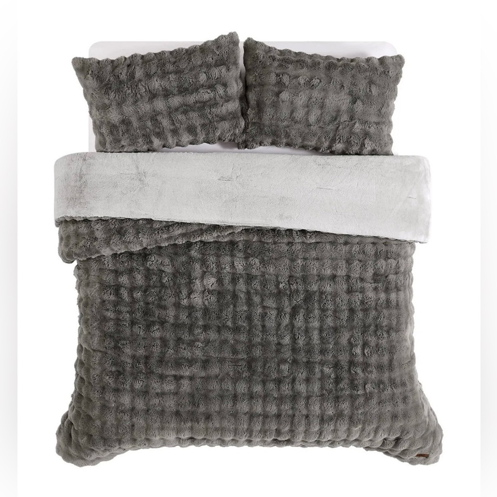 FRYE QUEEN Luxury Bubble Faux Fur Comforter 3 Piece Set, Gray - Reversible